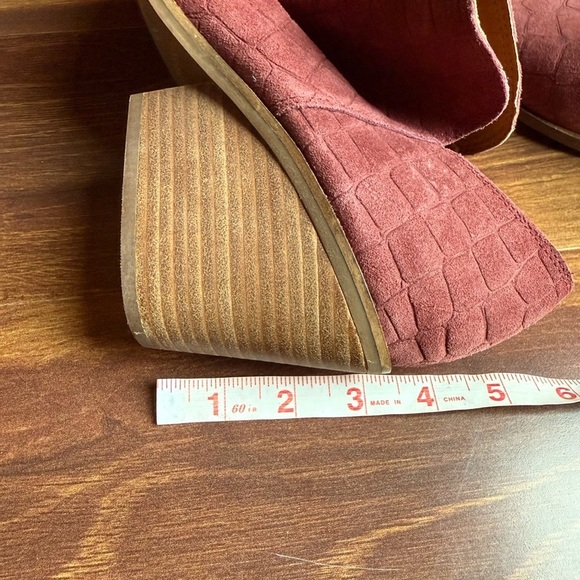 Lucky Brand Suede Ankle Booties Size 8.5 - Picture 6 of 6